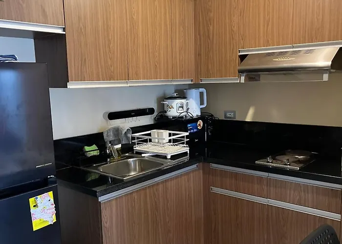 Bay Sunset With Free Pool And Sauna Near Picc, Moa, Airport & Us Embassy - Pet Friendly Apartment Manila