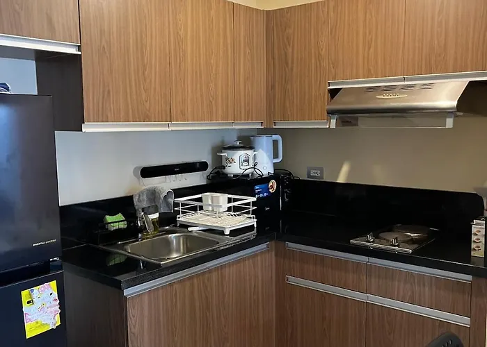 Bay Sunset With Free Pool And Sauna Near Picc, Moa, Airport & Us Embassy - Pet Friendly Apartment *