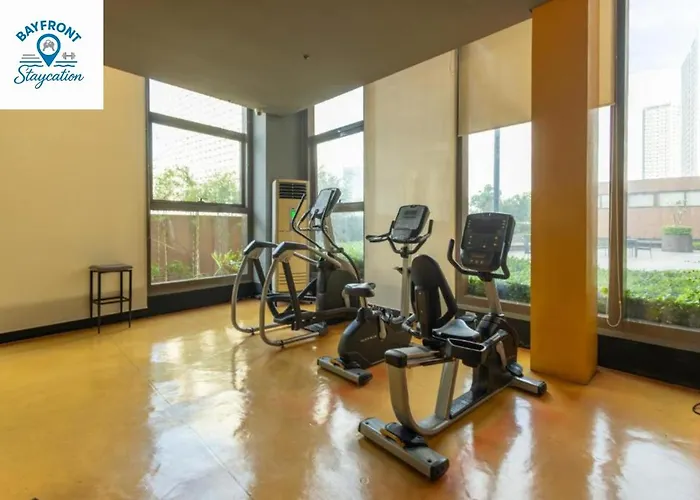 Apartment Bay Sunset With Free Pool And Sauna Near Picc, Moa, Airport & Us Embassy - Pet Friendly *