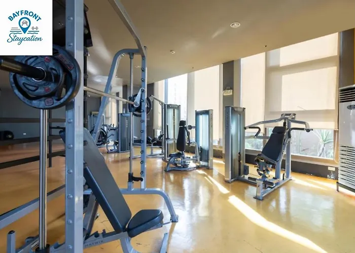 Bay Sunset With Free Pool And Sauna Near Picc, Moa, Airport & Us Embassy - Pet Friendly Apartment Manila