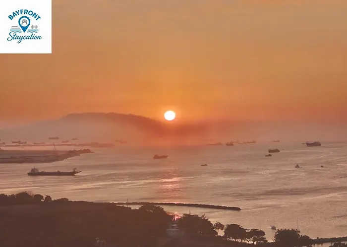 Bay Sunset With Free Pool And Sauna Near Picc, Moa, Airport & Us Embassy - Pet Friendly Apartment *