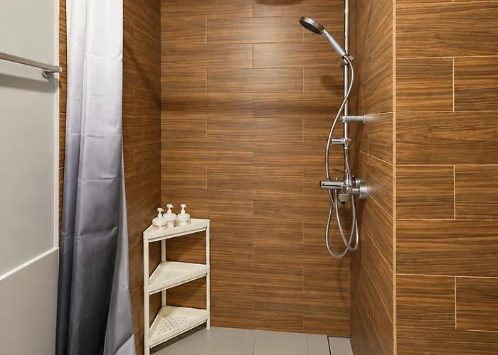 Apartment Bay Sunset With Free Pool And Sauna Near Picc, Moa, Airport & Us Embassy - Pet Friendly *