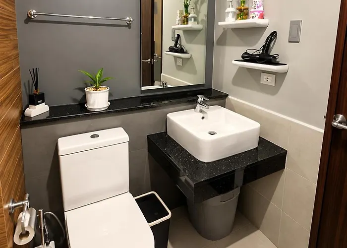 Bay Sunset With Free Pool And Sauna Near Picc, Moa, Airport & Us Embassy - Pet Friendly * Manila